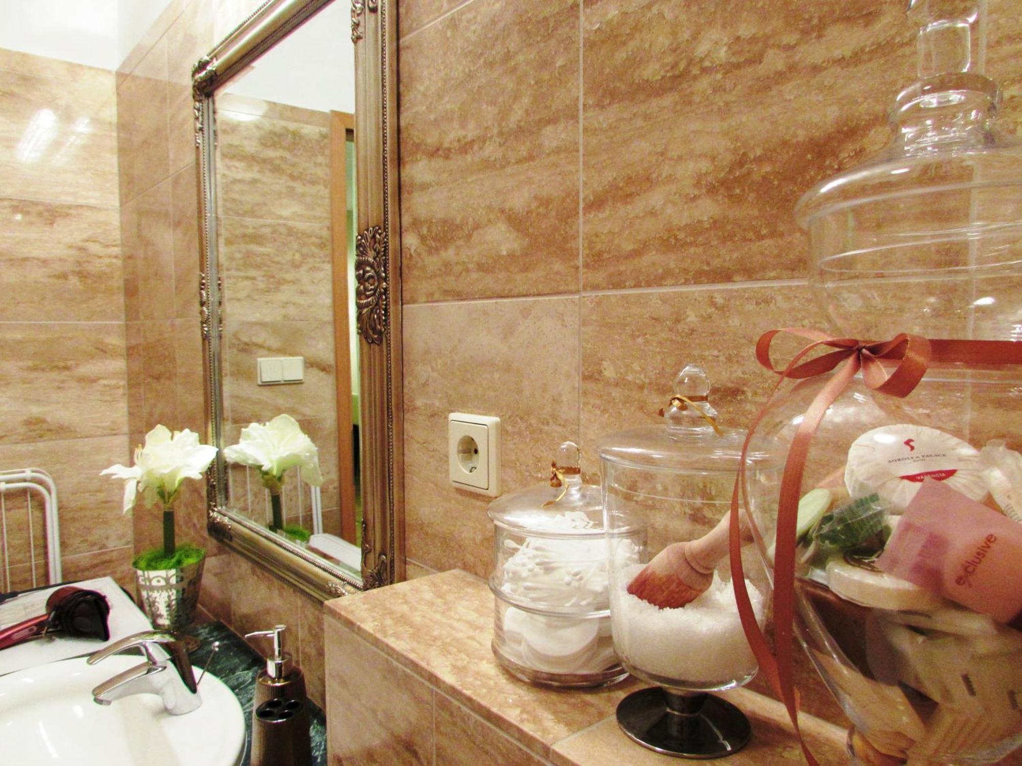 Colours Apartments Superior With Free Parking Будапеща Екстериор снимка